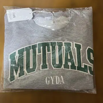 GYDA MUTUALS 숏 맨투맨 상의