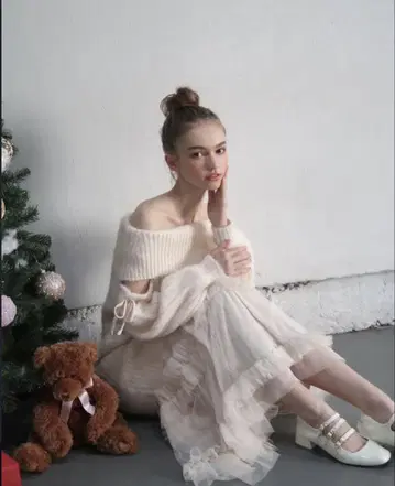 threat sleeve ribbon knit one-piece