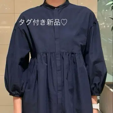 택 포함 새상품 스탠드 페플럼 블라우스 네이비