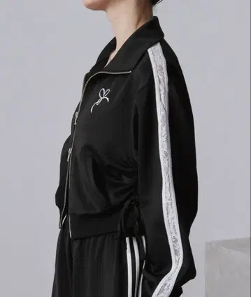 블랙 집업 자켓