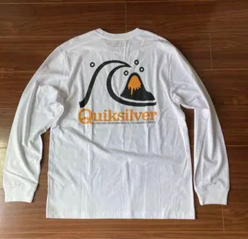 새상품 퀵실버 긴팔T셔츠 L 화이트 프린트 패턴 롱T