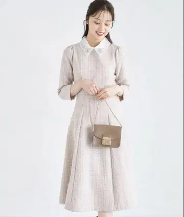 레이스 카라 부착 백 레이스업 트위드 원피스 핑크