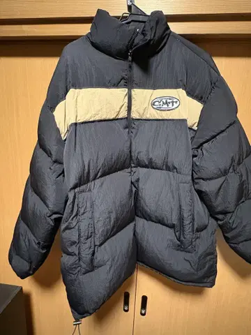 CMT 다운 자켓 블랙과 베이지