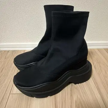 YELLO TOKYO BLACK MID SNEAKER SHORTBOOTS