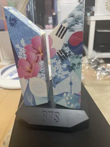 BTS 로고 오브제