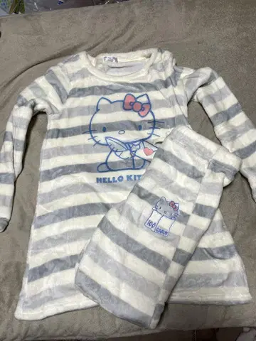 HELLO KITTY 플리스 룸웨어 M