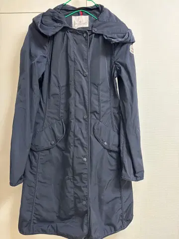 MONCLER 네이비 후드 부착 코트