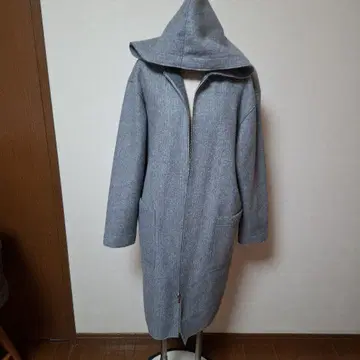 그레이 후드 부착 롱 코트