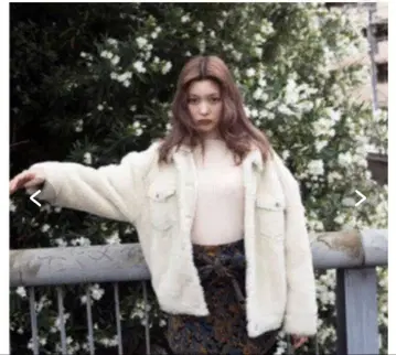 MURUA 보아 자켓 크림색