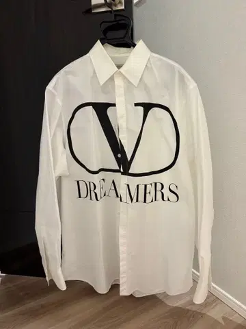 VDREAMERS 로고 화이트 긴팔 셔츠