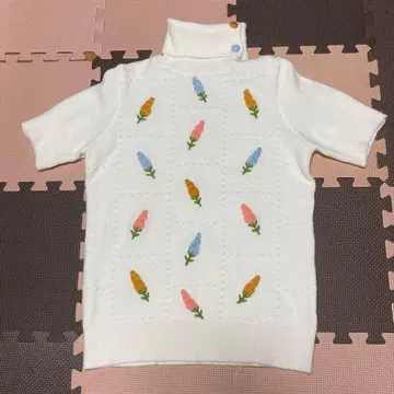 Md'M 꽃무늬 자수 터틀넥 반팔 니트