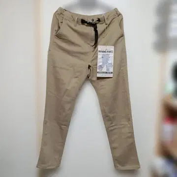 1 POWERTOTHEPEOPLE 맨투맨 MovingPants 베이지