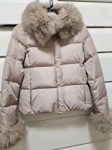 그레이스 콘티넨탈 베이지 퍼 다운 자켓