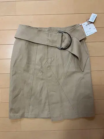 택 포함 새상품 베이지 벨트 스커트