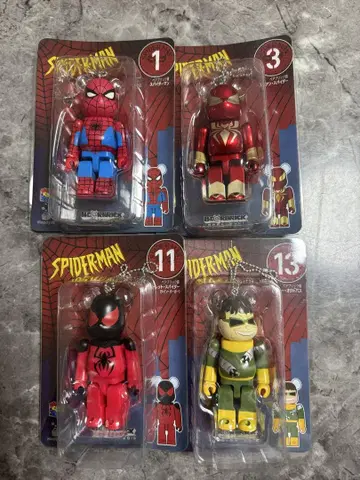 베어브릭 스파이더맨 피규어