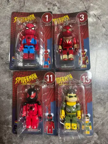 베어브릭 스파이더맨 피규어