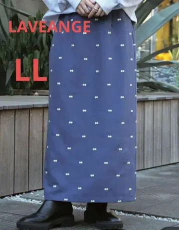 LAVEANGE 라비앙제 자수 내로우 스커트