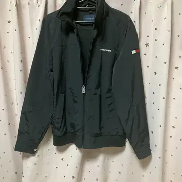 TOMMY HILFIGER 블랙 점퍼