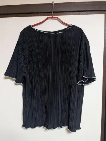 블랙 상의와 스커트 플리츠 상하의 셋업