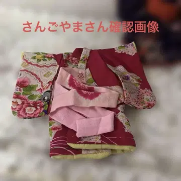 인형용 전통 기모노 빨간색과 핑크 꽃무늬