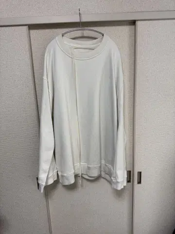 MARINA YEE LARGE SWEATSHIRT