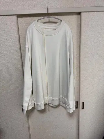 MARINA YEE LARGE SWEATSHIRT