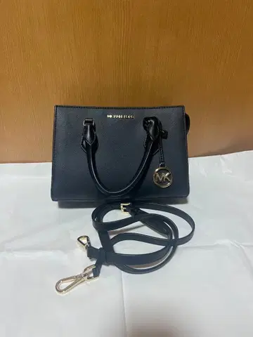 MICHAEL KORS 블랙 숄더백