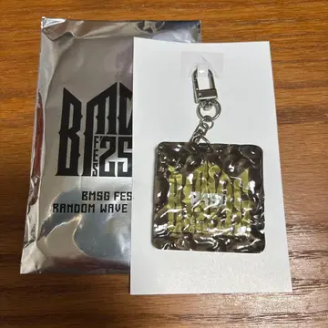 BMSG 랜덤 웨이브 키링 BMSG 로고 블랙