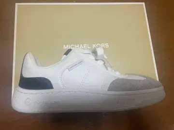 마이클 코어스 캐주얼 스니커즈