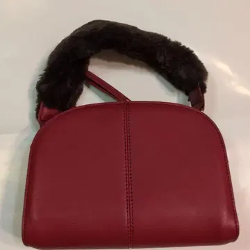 ELLE 빨간색 퍼 포함 핸드백