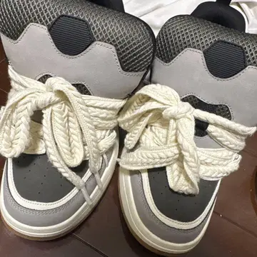 Zara 스니커즈