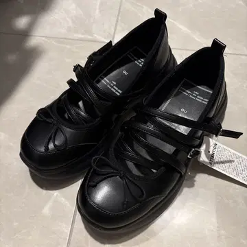 GU 블랙 멜리 제인 슈즈 rokh
