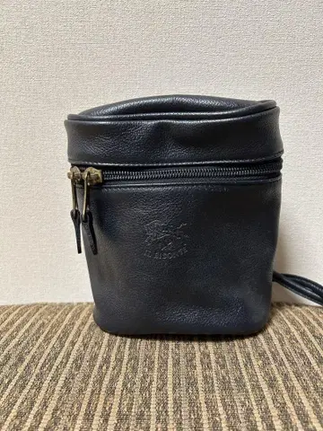 IL BISONTE 다크 네이비 가죽 숄더백
