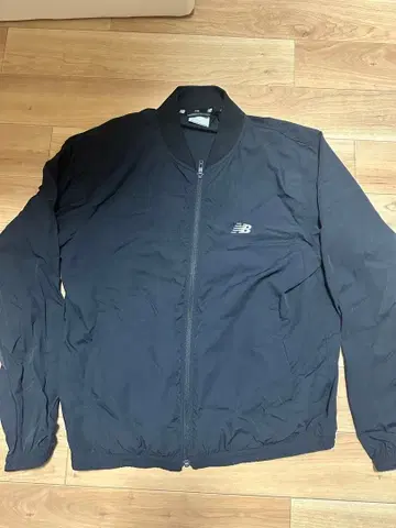 새상품급 New Balance 블루종 블랙 무지 나일론 자켓