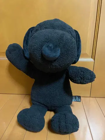 KAWS x PEANUTS 블랙 스누피 봉제 인형 SNOOPY