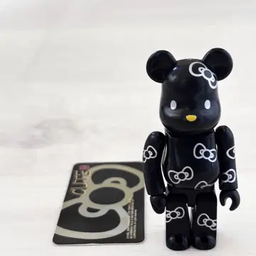 베어브릭 be@rbrick 블랙 헬로키티 뒷면 메디콤토이