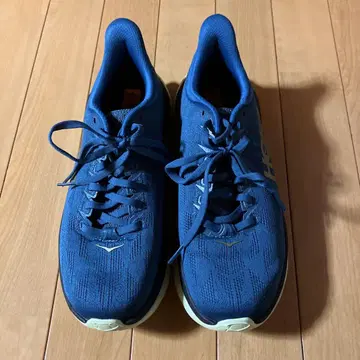 HOKA 마하 4 러닝화