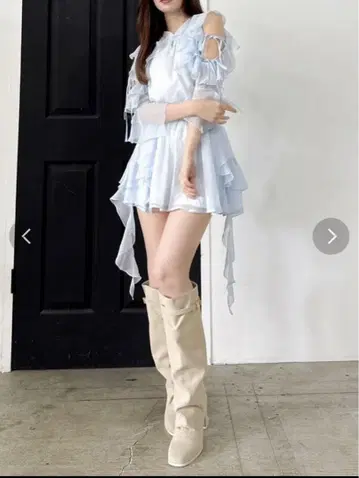 dazzlin 시어 플루이드 프릴 블라우스 & 스커트 셋업