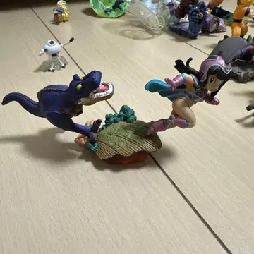 드라캅 치치 공룡 피규어