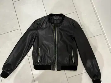 ZARA 블랙 가죽 자켓 S