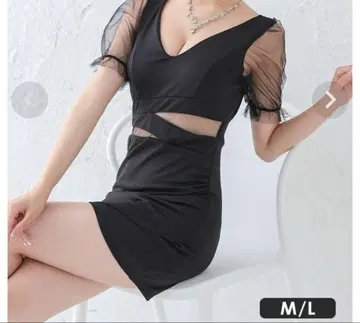블랙 M 사이즈 컷 아웃 드레스