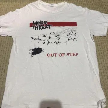 MINOR THREAT Out of Step 티셔츠 빨간색 라인