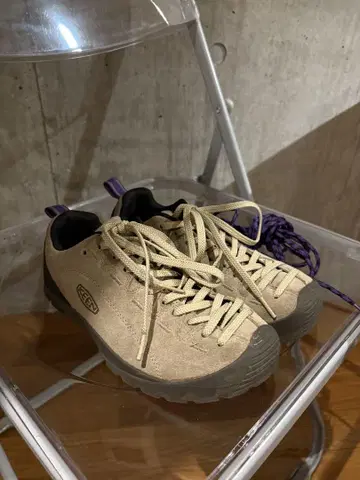 KEEN 베이지 스니커즈