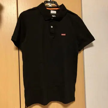 GUESS 슬림핏 피케 셔츠 블랙