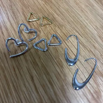 AJIRO ACCESSORY 외 귀걸이 4세트 묶음 판매 성숙한 느낌