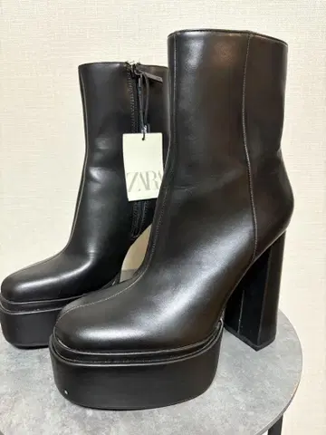 ZARA 블랙 플랫폼 부츠 새상품 사이즈 36