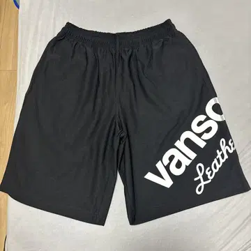 vanson 블랙 숏팬츠 로고 하프