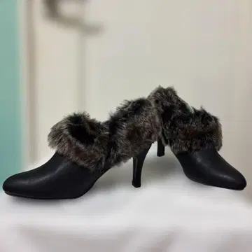 퍼 달린 블랙 부티