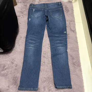 데미지 가공 다크 블루 슬림핏 데님