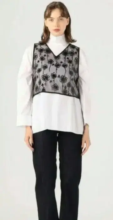 MACPHEE 메쉬 스팽글 V넥 풀오버